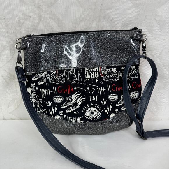 Cruella de Vil Villains Love Hate Vinyl Metallic Crossbody - Picture 10 of 10